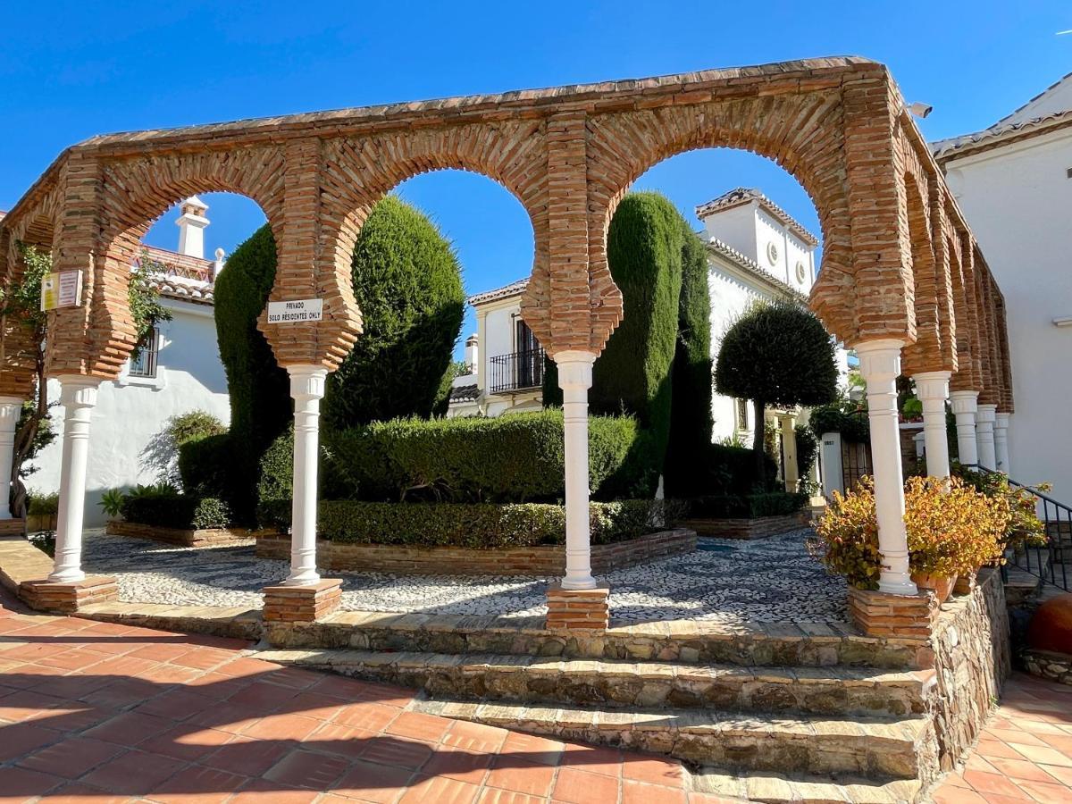 Semidetached Duplex Home At Puebla Aida, Mijas Golf With Pool, Golf And Sea Views Malaga Zewnętrze zdjęcie